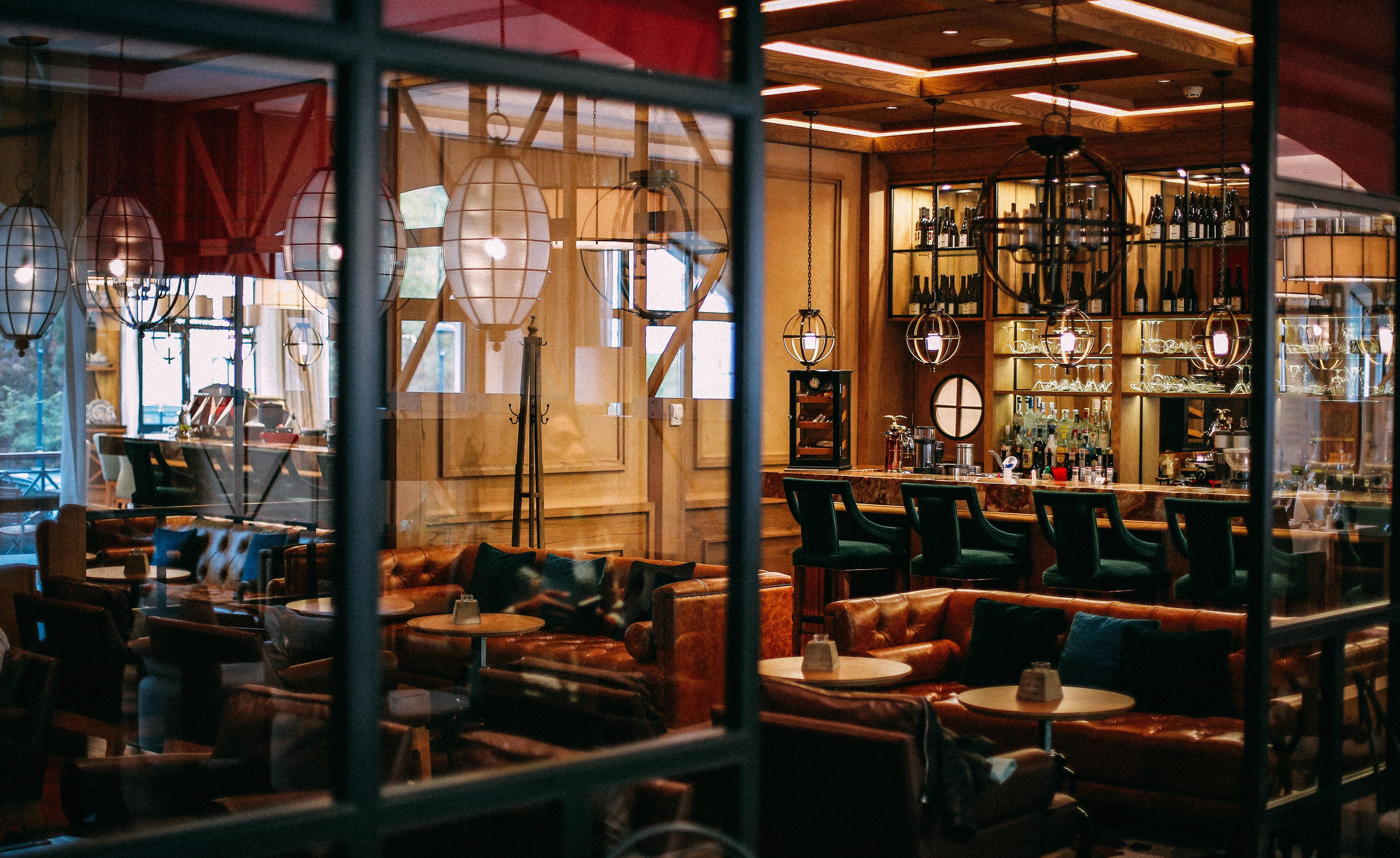 ホテル クラウン プラザ ボルジョミ エクステリア 写真 The interior of the restaurant