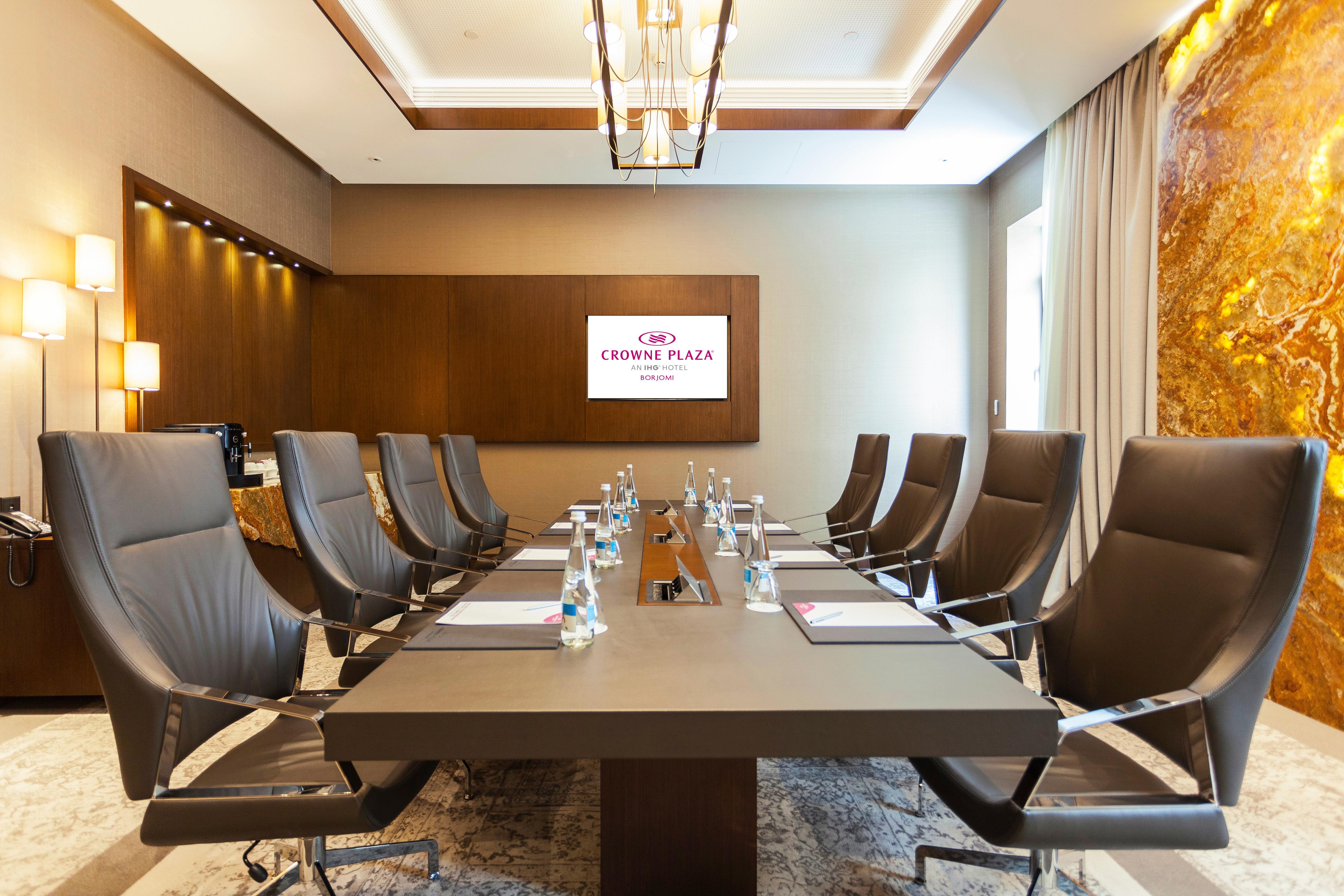 ホテル クラウン プラザ ボルジョミ エクステリア 写真 Meeting room