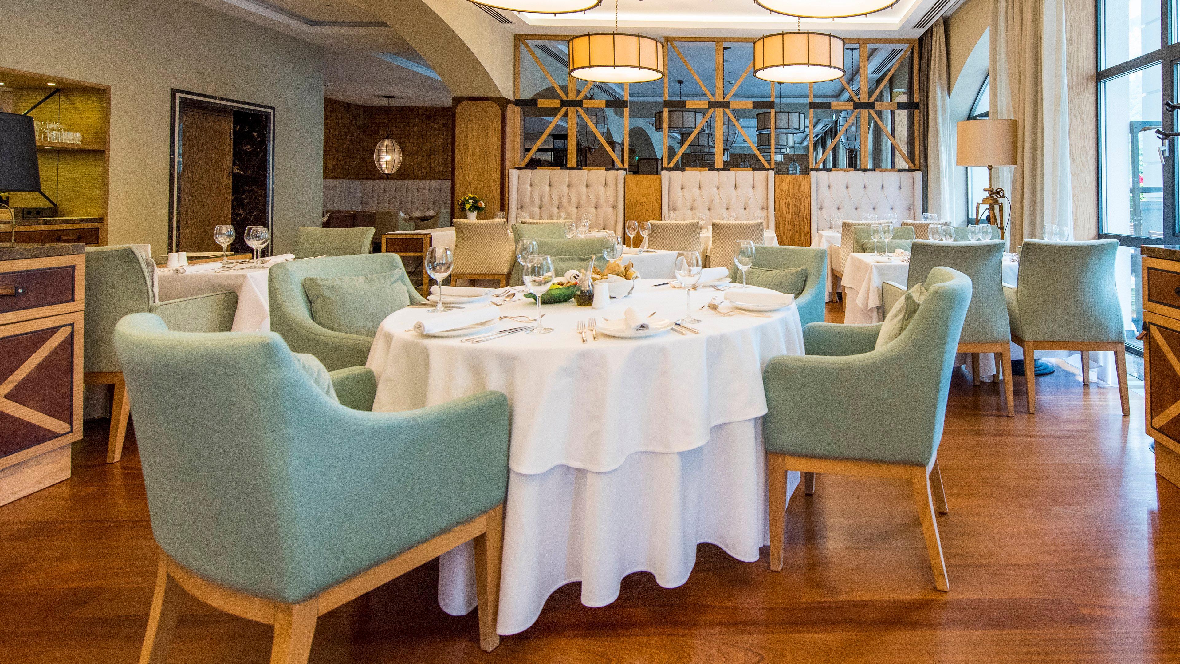 ホテル クラウン プラザ ボルジョミ エクステリア 写真 Restaurant
